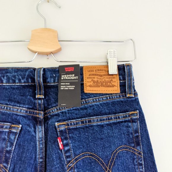 NWT Levi's Wedgie Straight Raw Hem Jeans Size 27 - Picture 8 of 8